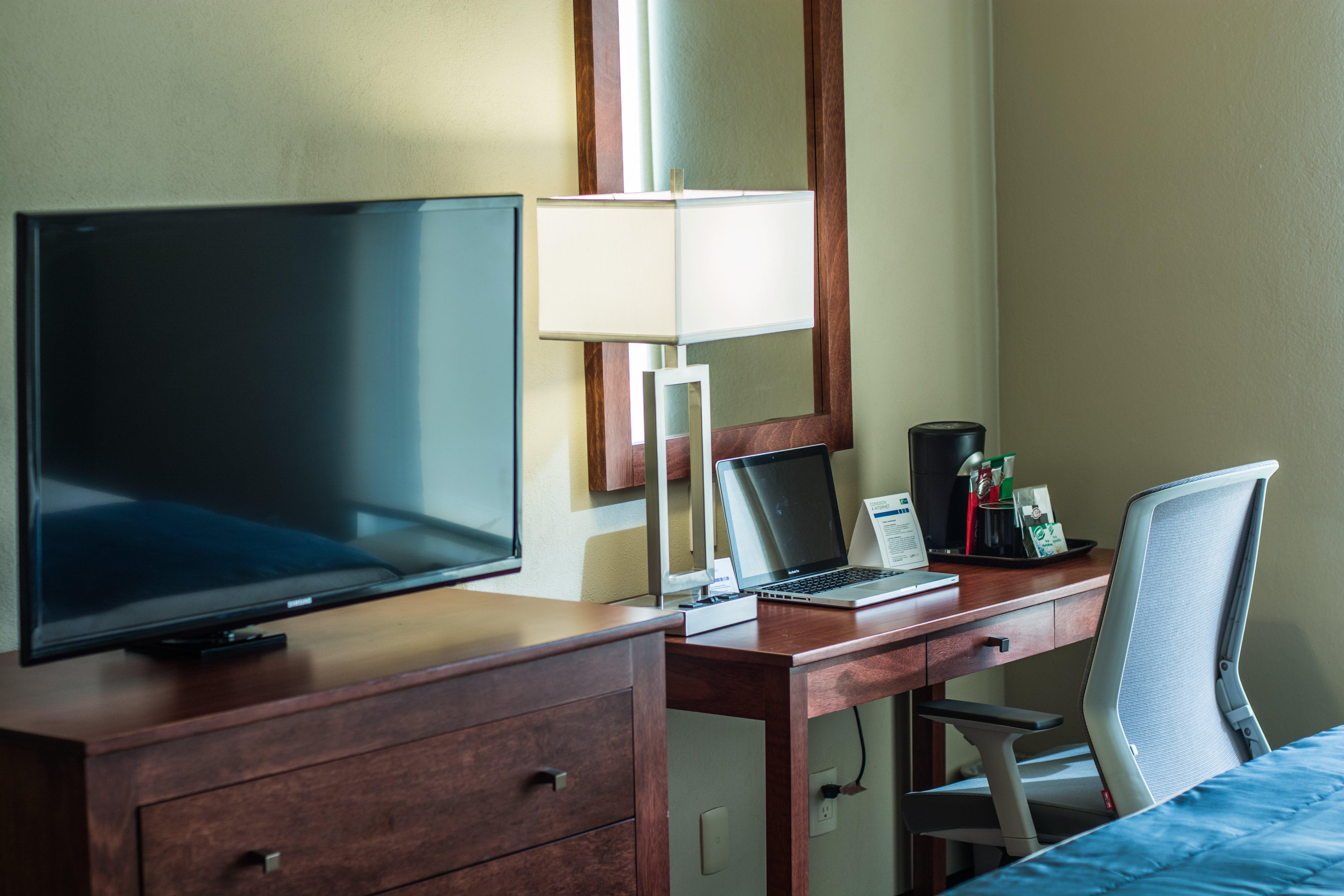 Holiday Inn Express Guadalajara Aeropuerto By Ihg Las Pintas Exteriér fotografie