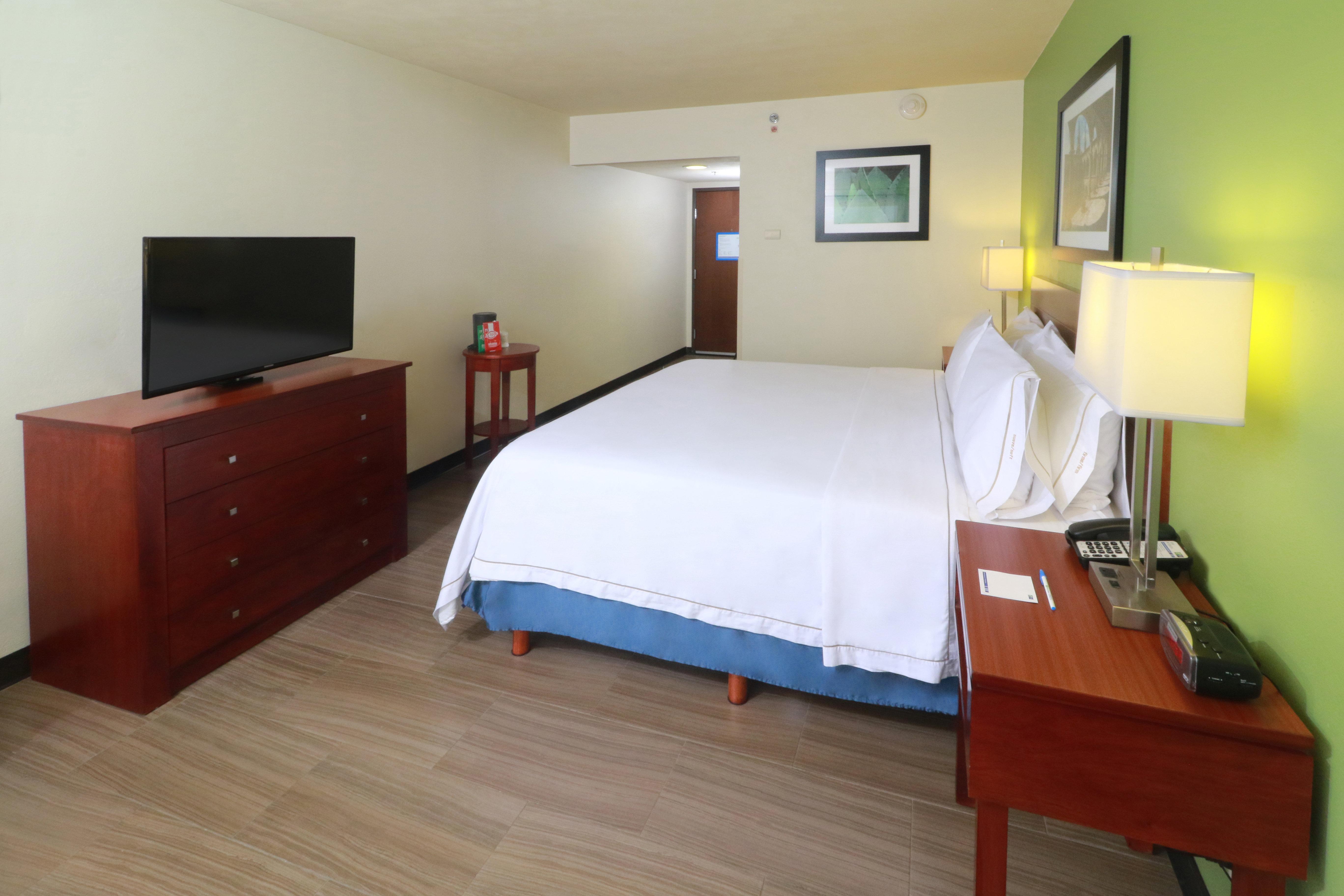 Holiday Inn Express Guadalajara Aeropuerto By Ihg Las Pintas Exteriér fotografie