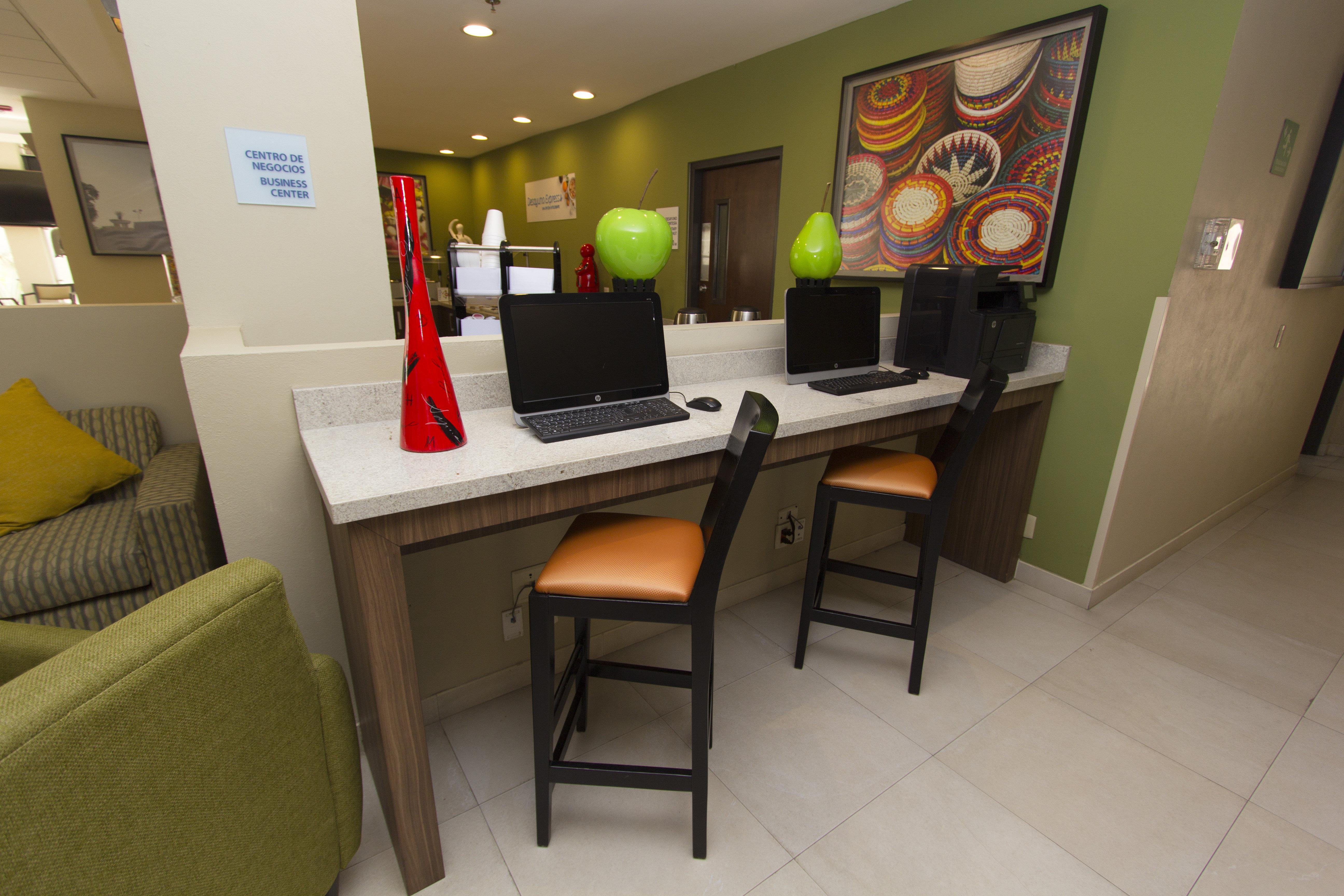 Holiday Inn Express Guadalajara Aeropuerto By Ihg Las Pintas Exteriér fotografie