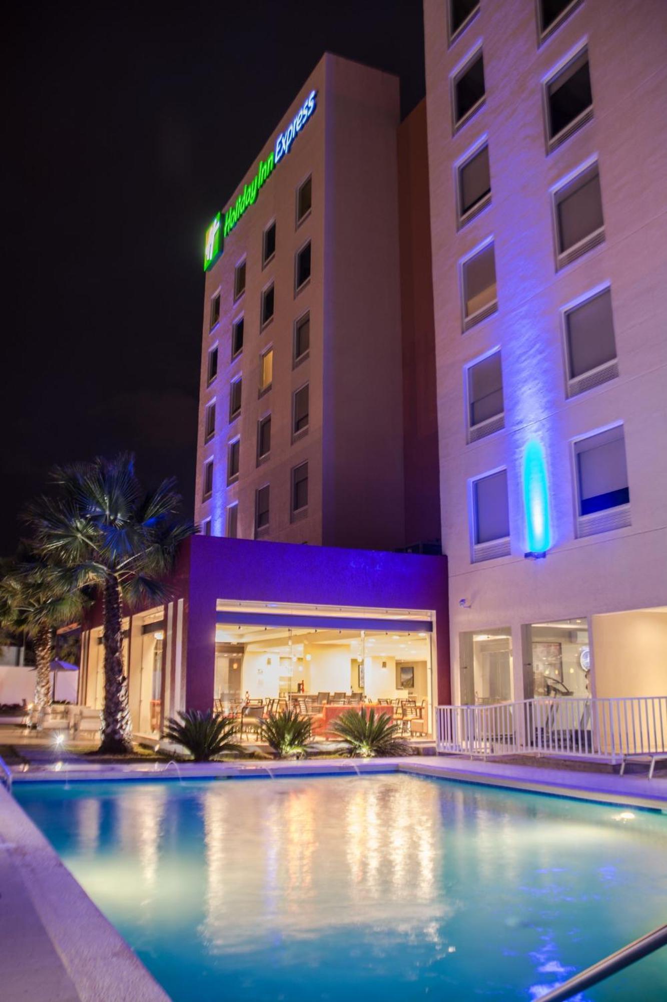 Holiday Inn Express Guadalajara Aeropuerto By Ihg Las Pintas Exteriér fotografie