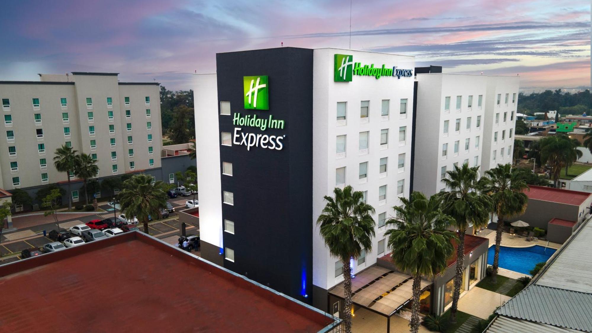 Holiday Inn Express Guadalajara Aeropuerto By Ihg Las Pintas Exteriér fotografie