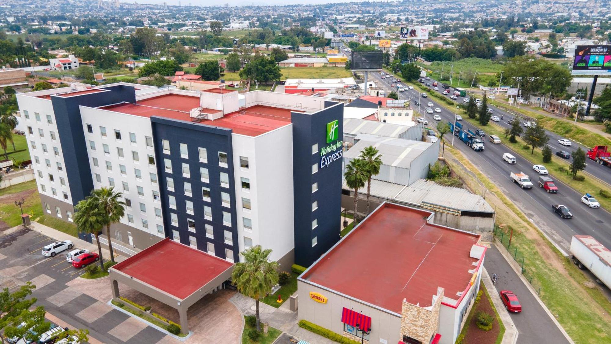 Holiday Inn Express Guadalajara Aeropuerto By Ihg Las Pintas Exteriér fotografie